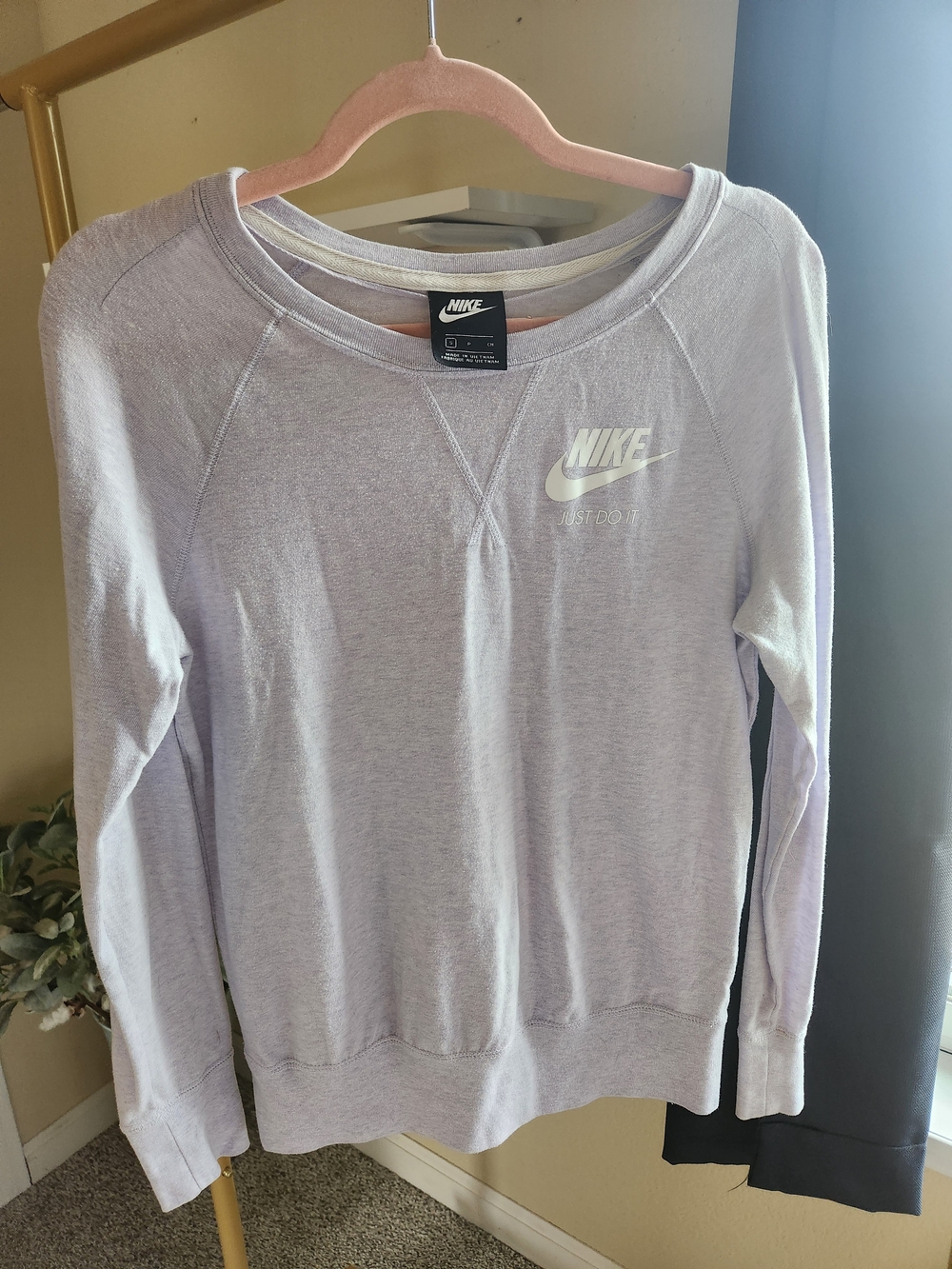 Nike Women's Lavender Crewneck Shirt